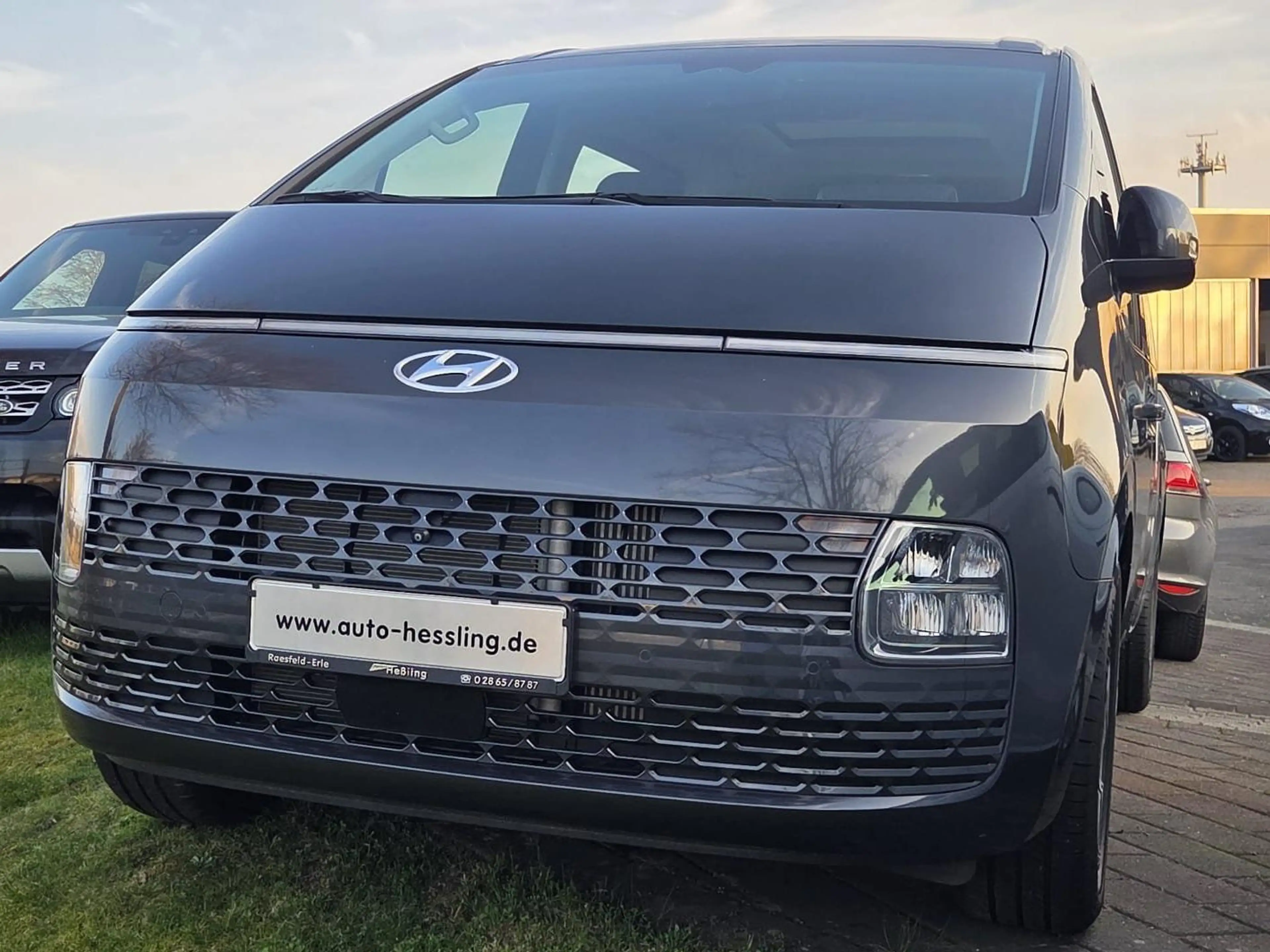 Hyundai STARIA Trend 2WD 9 Sitzer Anhängerkupplung — photo 13