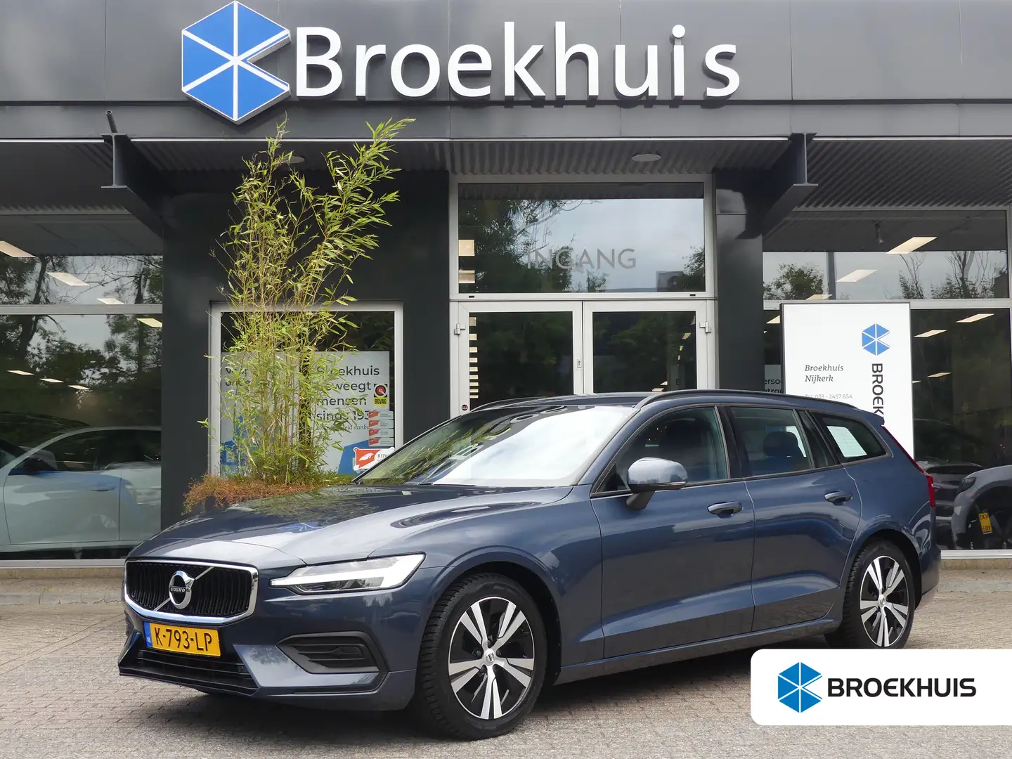 Volvo V60 2.0 B3 Momentum Advantage | TREKHAAK | CAMERA | PA Blauw - 1
