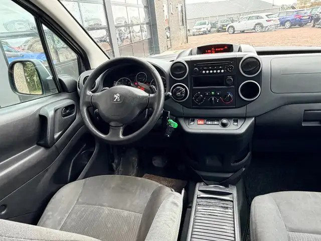 Peugeot Partner view 3