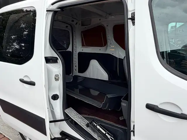 Peugeot Partner view 11