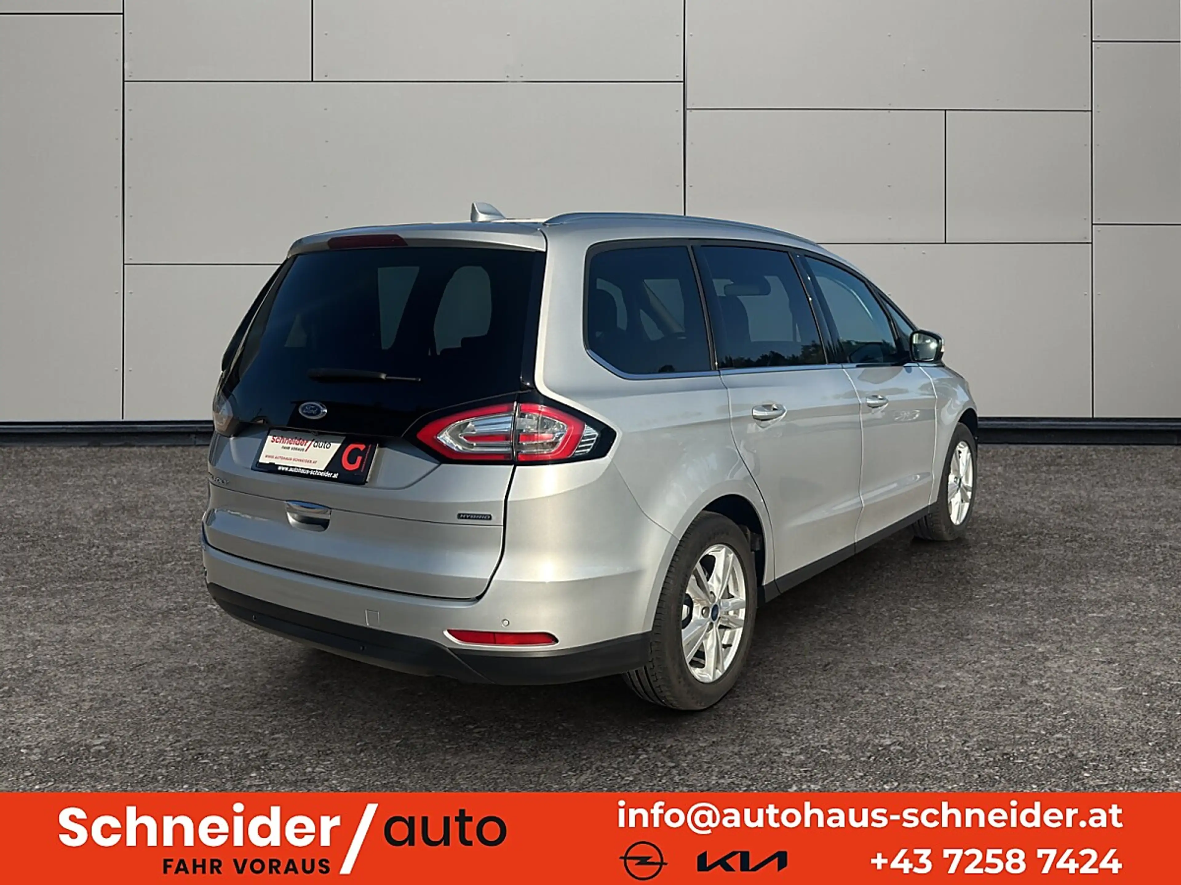 Ford Galaxy 2,5 Duratec Hybrid Titanium Aut. — photo 4