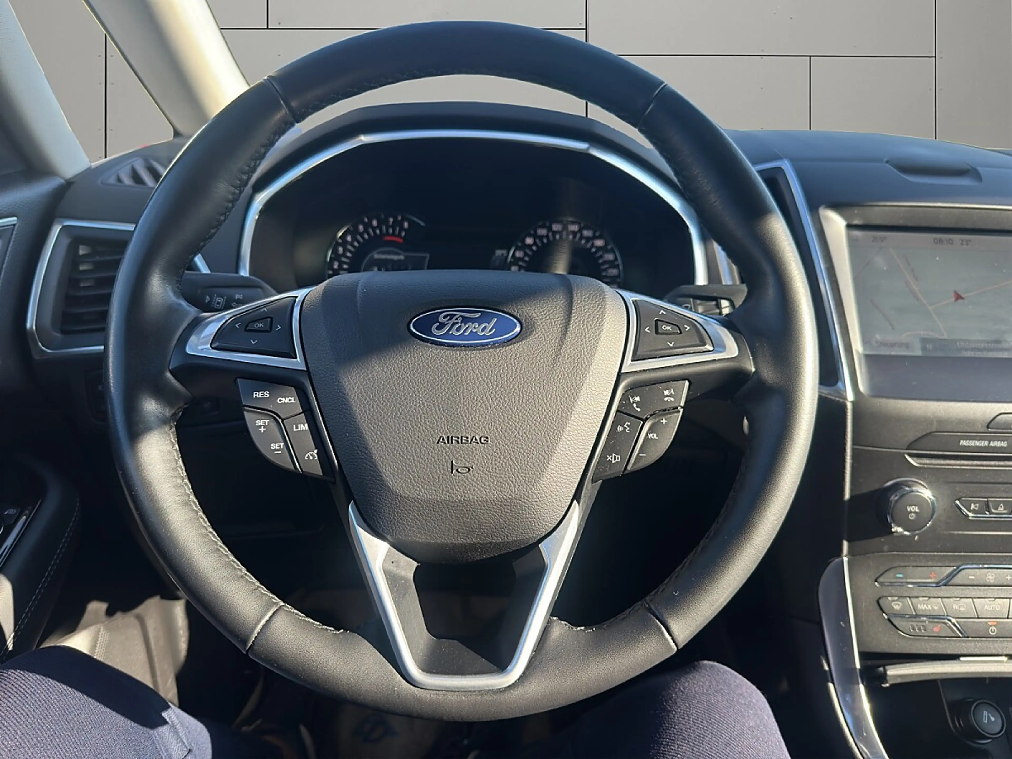 Ford Galaxy 2,5 Duratec Hybrid Titanium Aut. — photo 11