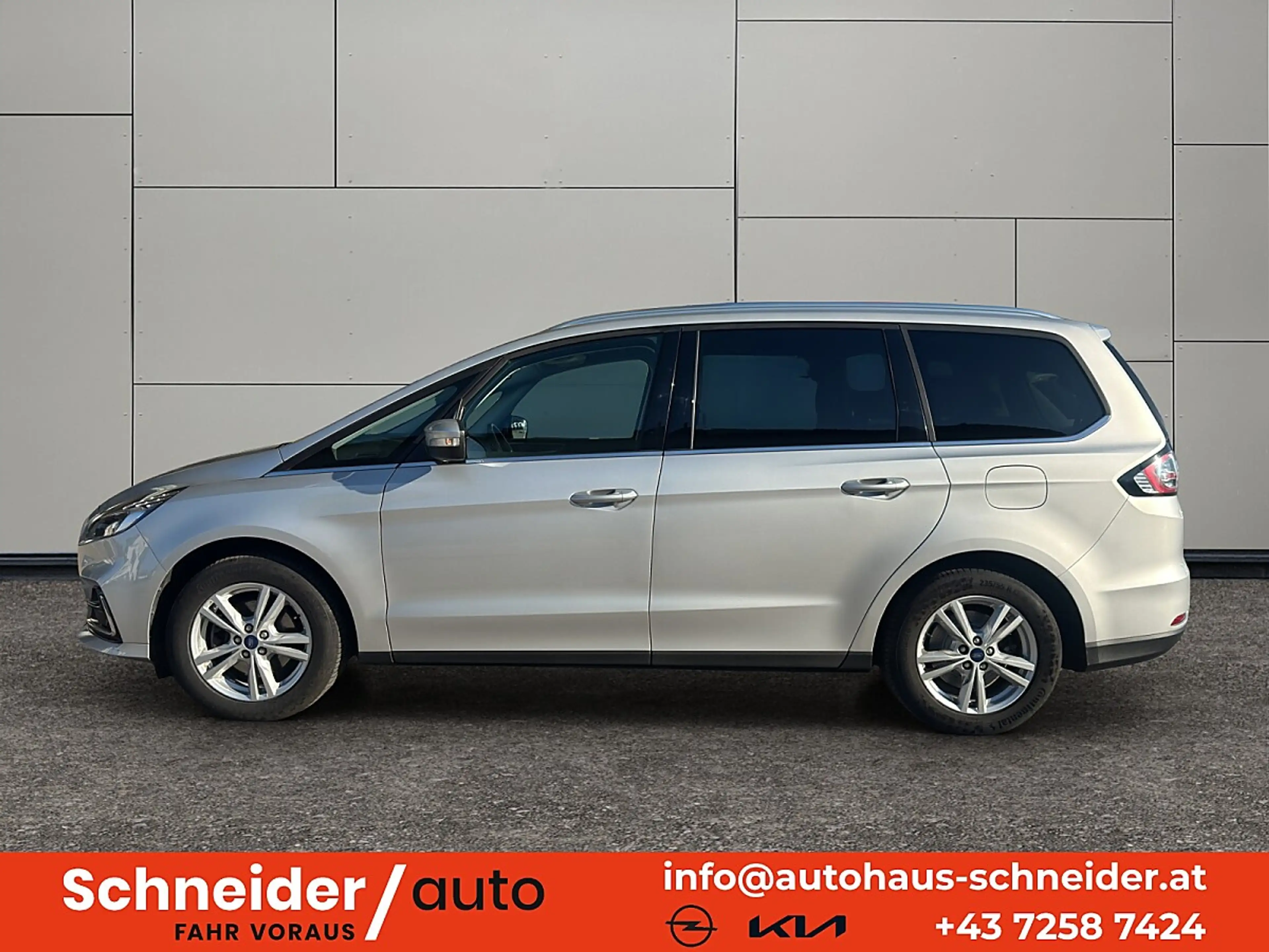 Ford Galaxy 2,5 Duratec Hybrid Titanium Aut. — photo 3