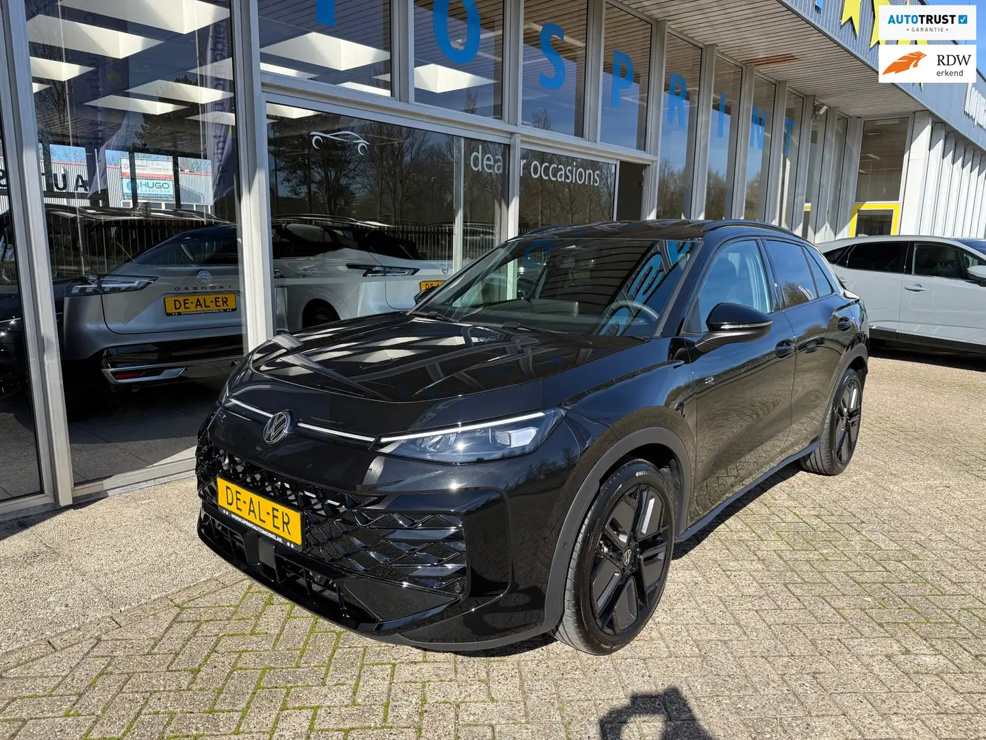 Volkswagen T-Roc 1.5 TSI MILD HYBRID R-Line 150PK / ACHTERUITRIJCAM Zwart - 1
