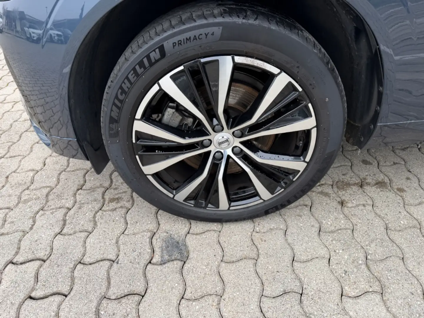 Volvo XC60 B4 Ultimate Dark AWD HUD Leder Digitales Cockpit M Blau - 2