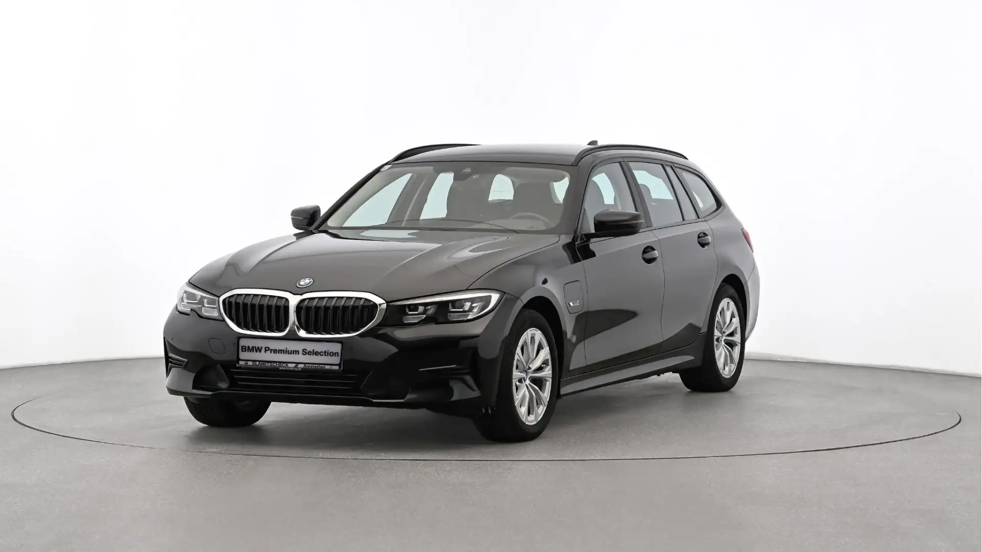 BMW 320 e xDrive G21 Schwarz - 1