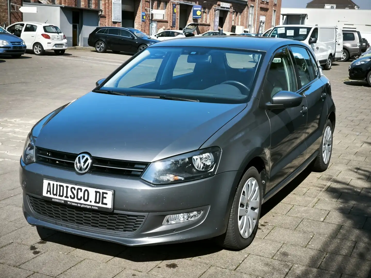 Volkswagen Polo 1.6TDI Comfortline 5T 1Hd Bluetooth AHK PDC Gris - 1