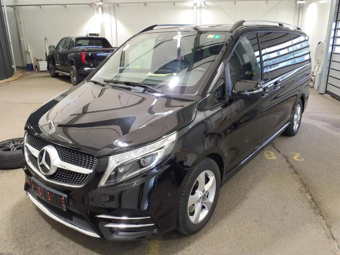 Mercedes-Benz V 300 V300 d AMG Avantgarde *LED*AHK*SHZ*360°*TEMP* Schwarz - 1