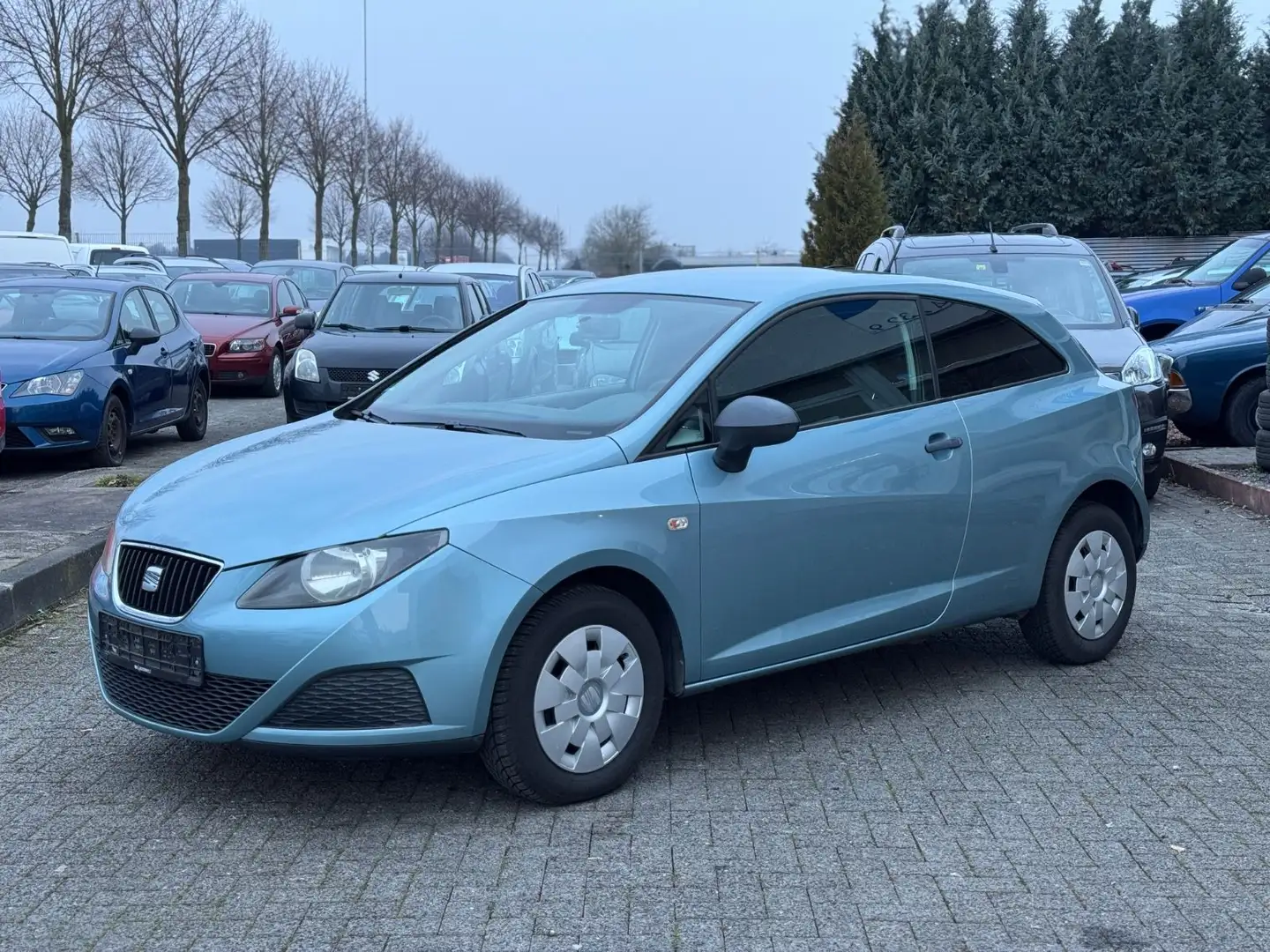 SEAT Ibiza SC Basis Blau - 1