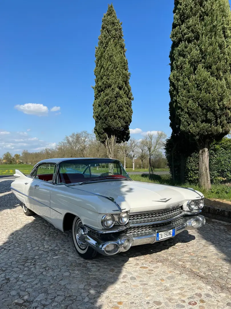 Cadillac Deville White - 1