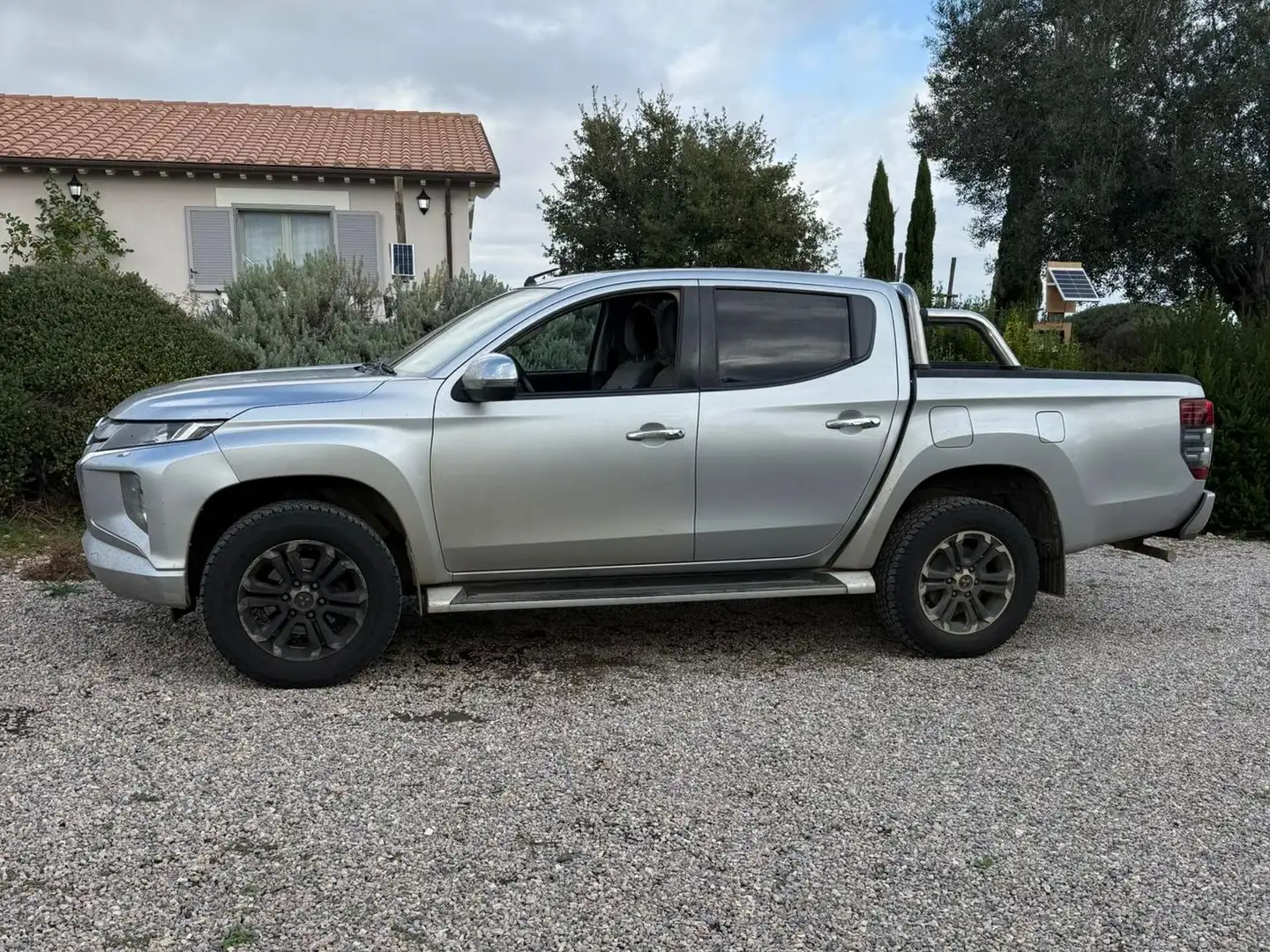 Mitsubishi L200 L200 d.cab 2.3d Hurricane 4wd 150cv auto Argento - 1