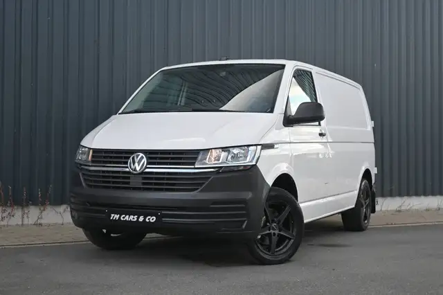 Volkswagen Transporter view 2