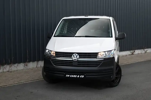 Volkswagen Transporter view 7