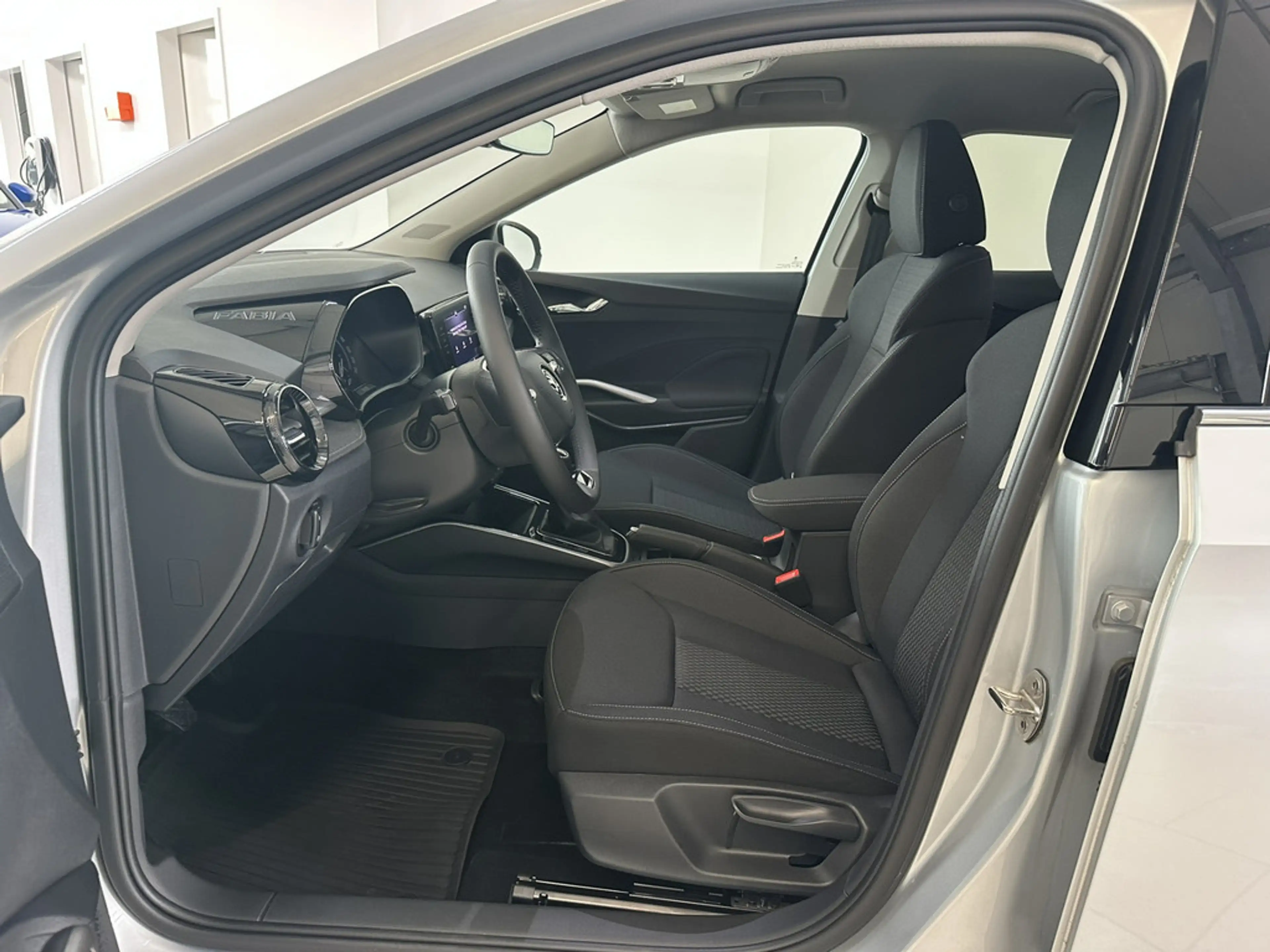 Skoda Fabia 1.0 TSI Style KLIMA PDC SITZHEIZUNG LED — photo 11