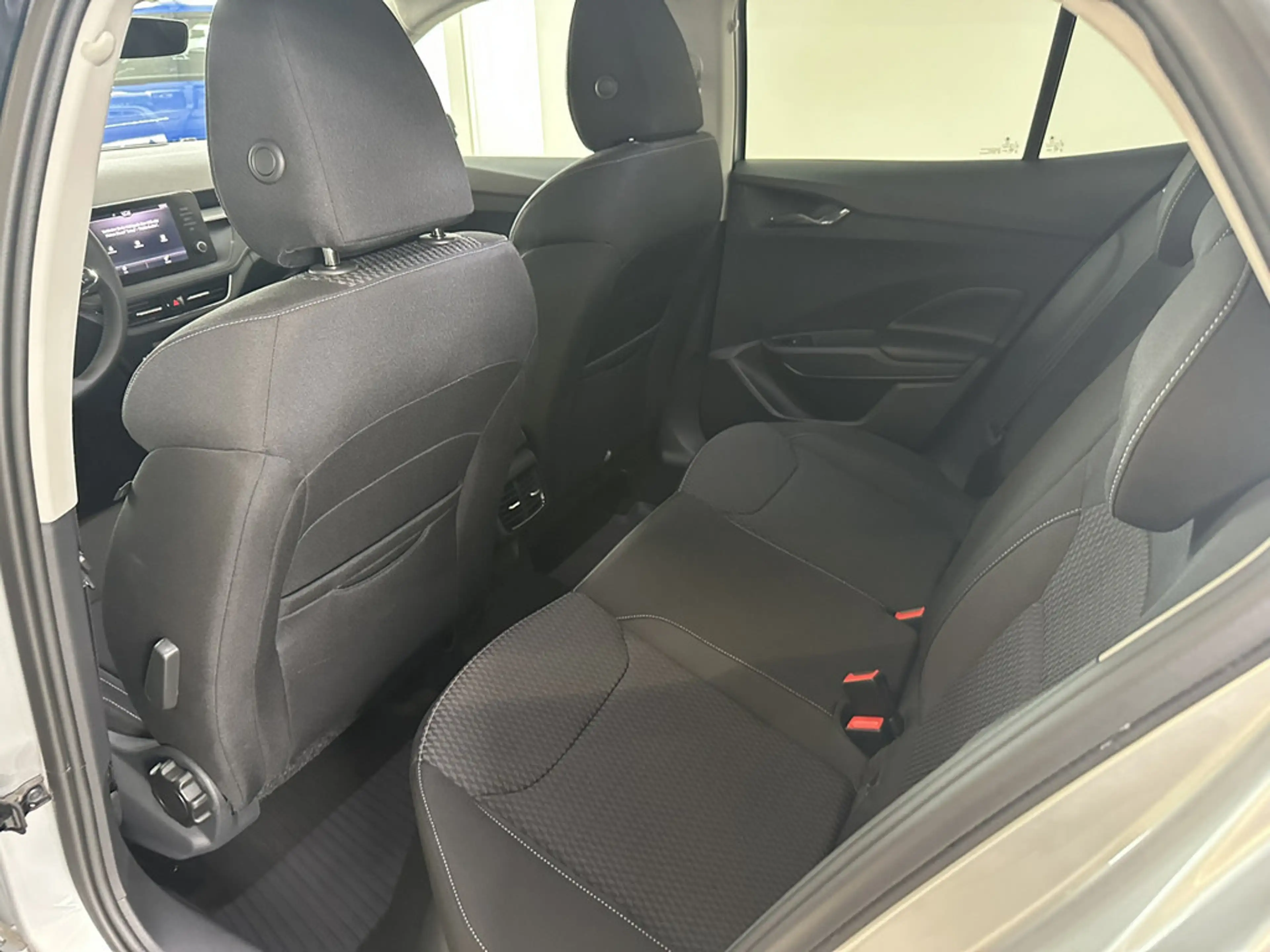 Skoda Fabia 1.0 TSI Style KLIMA PDC SITZHEIZUNG LED — photo 15