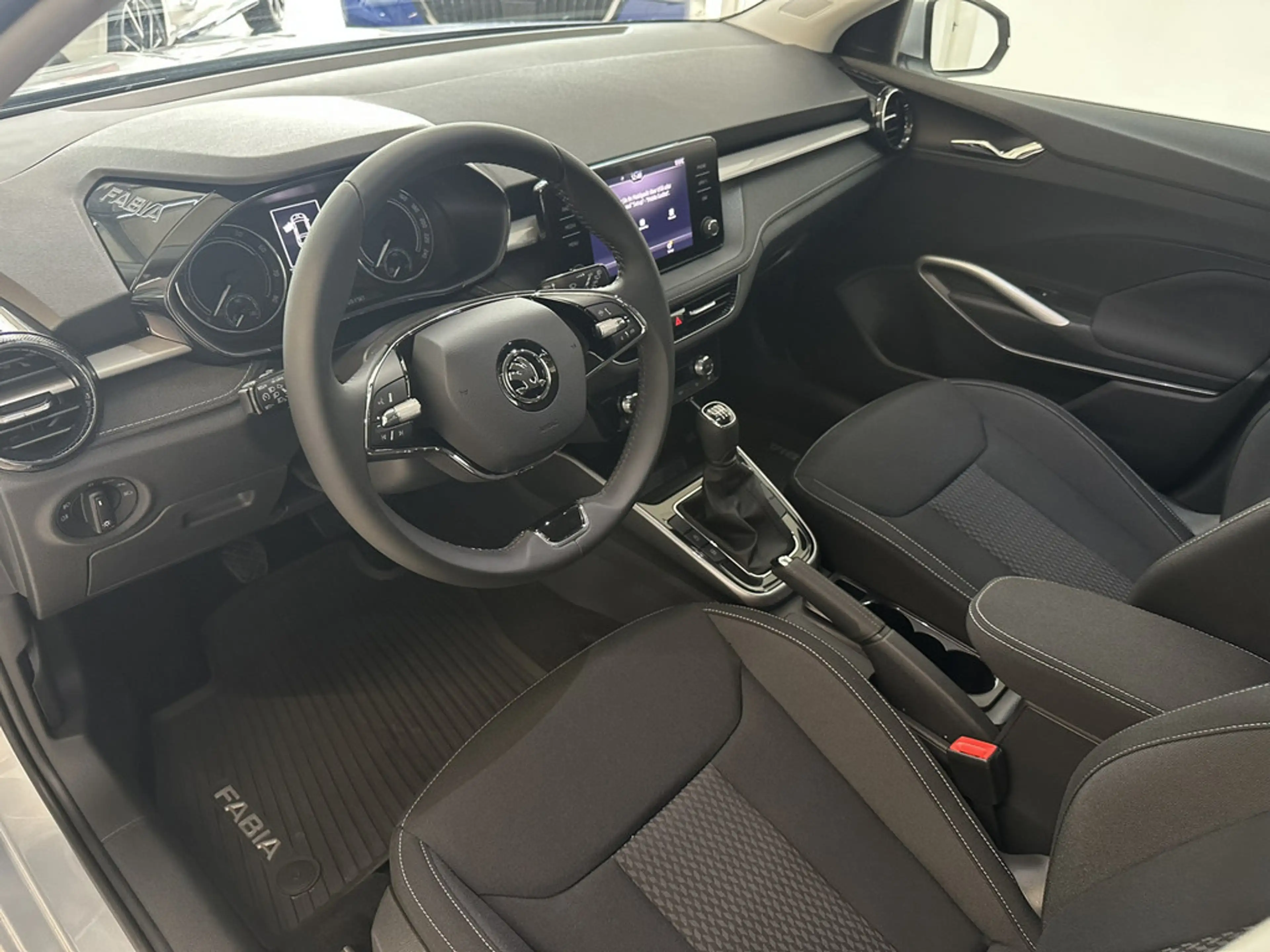 Skoda Fabia 1.0 TSI Style KLIMA PDC SITZHEIZUNG LED — photo 12