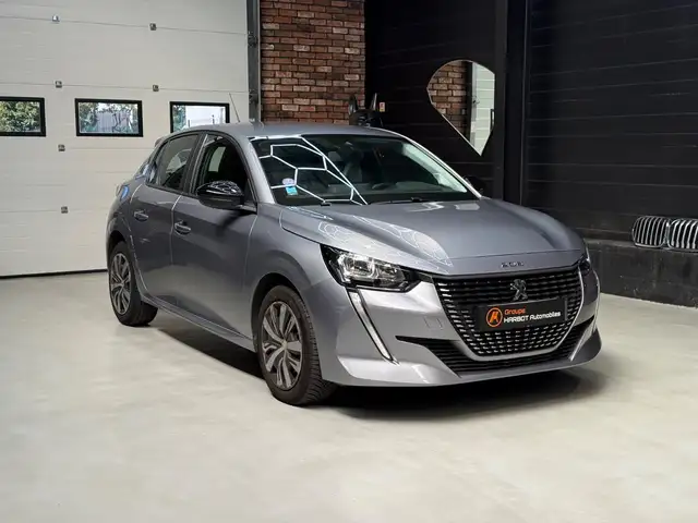 Peugeot 208 view 3