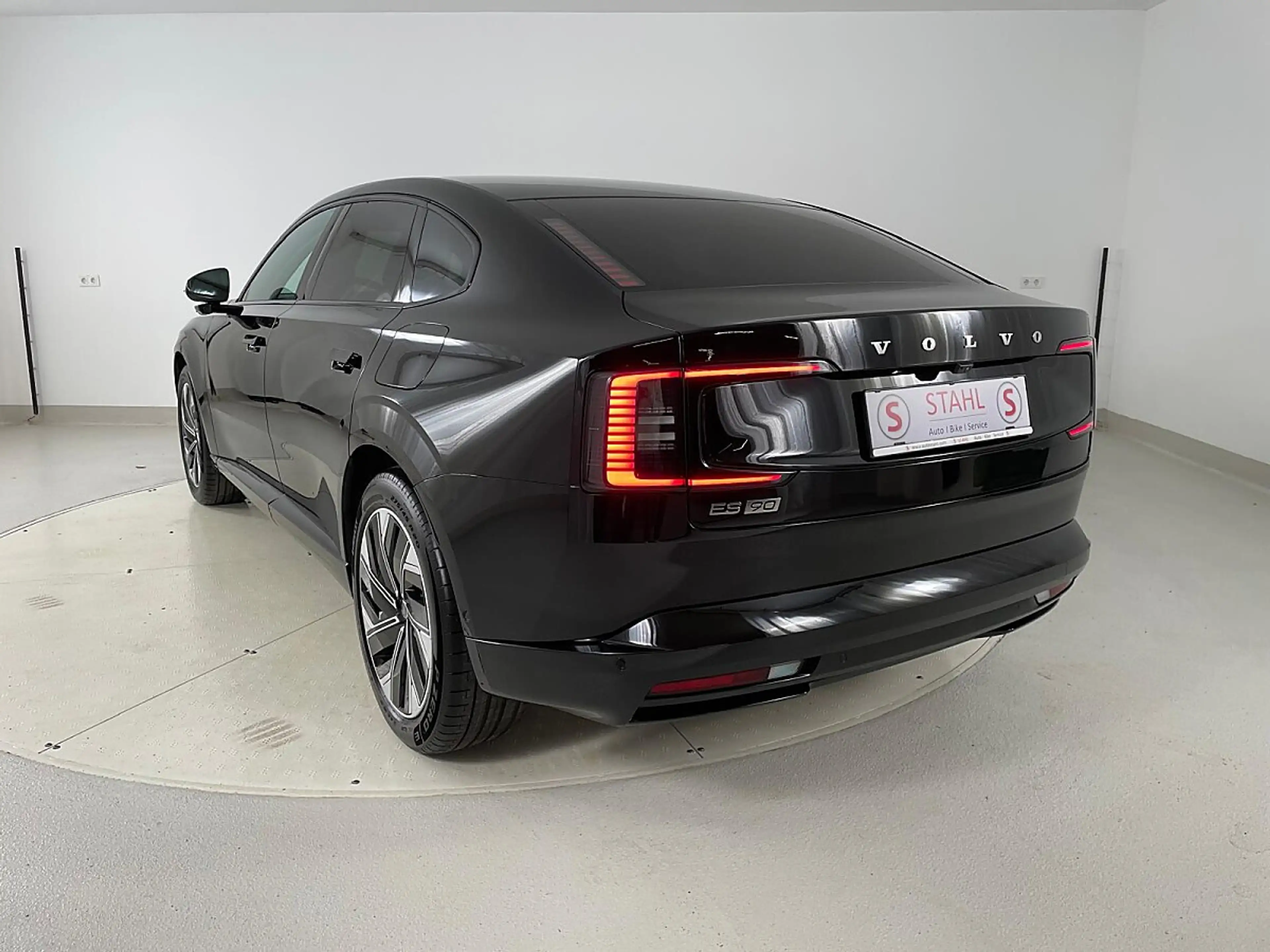 Volvo ES90 Single Motor Extended Range 92kWh Core | Stahl ... — photo 4