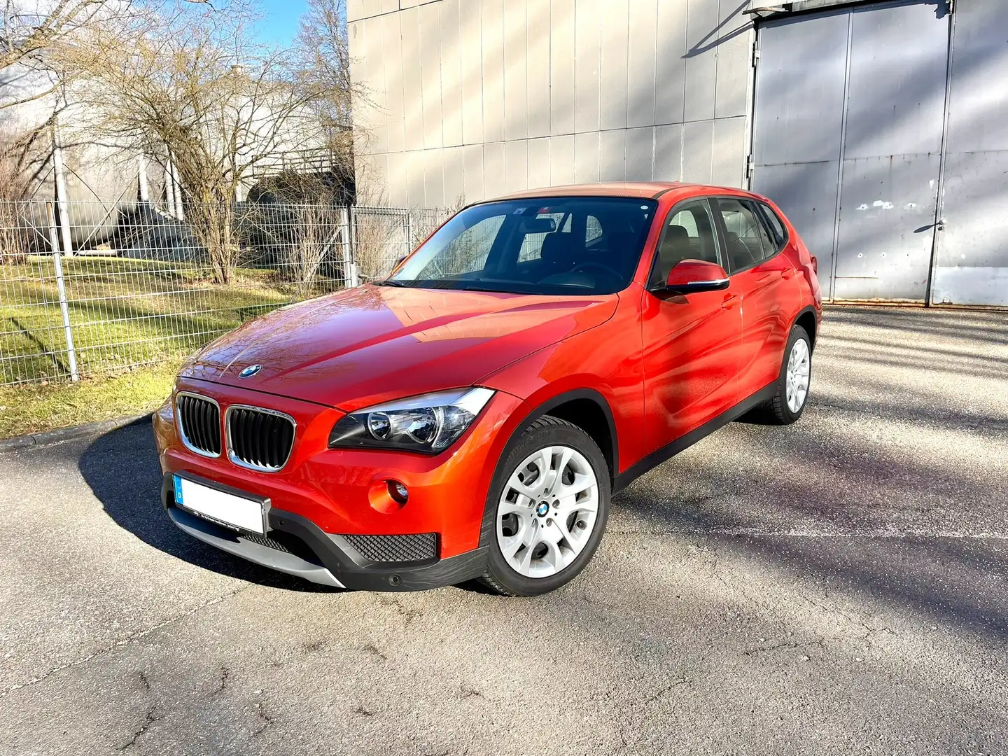 BMW X1 sDrive18d Aut. Gold - 1