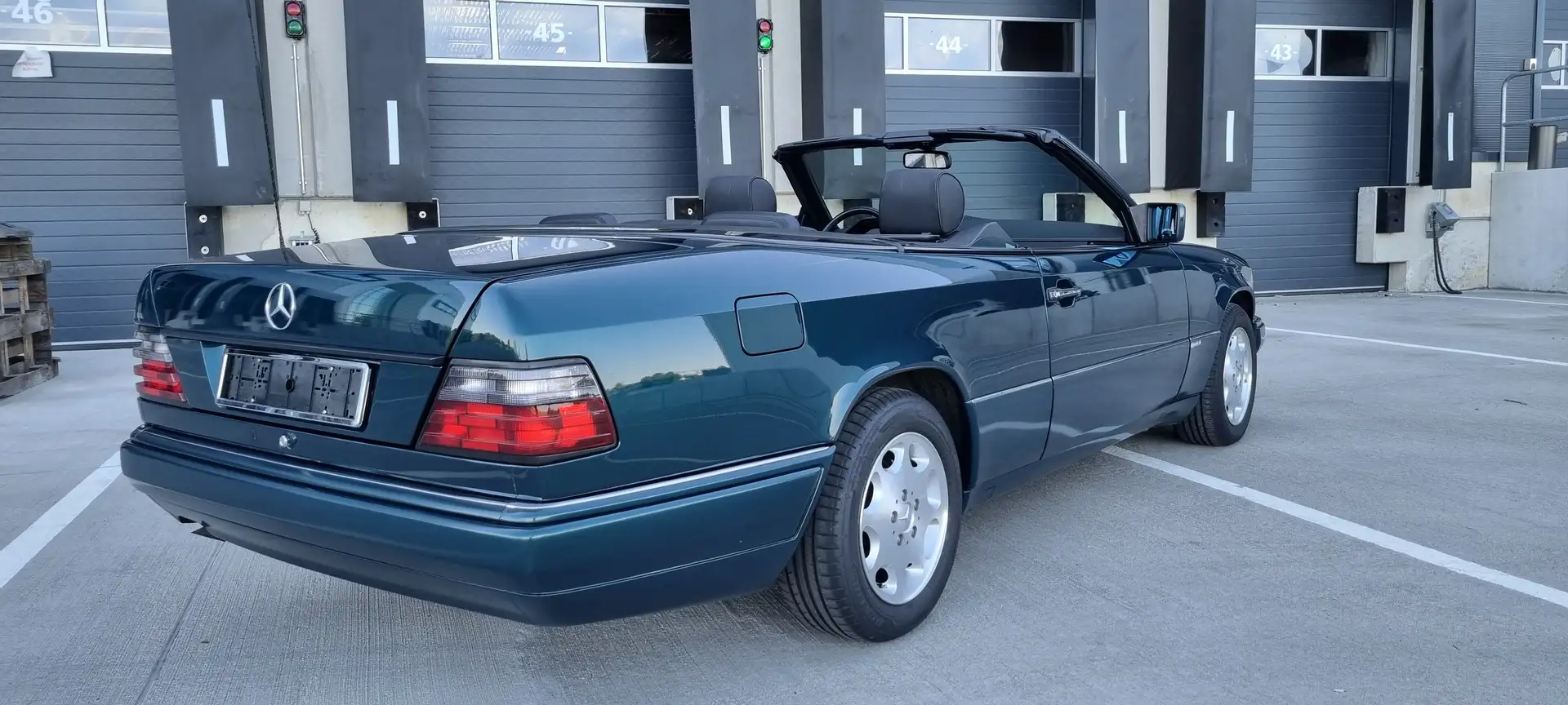 Mercedes-Benz E 220 E 220 Cabrio Sportline orig.42tkm deutsch Sammlerz Verde - 2