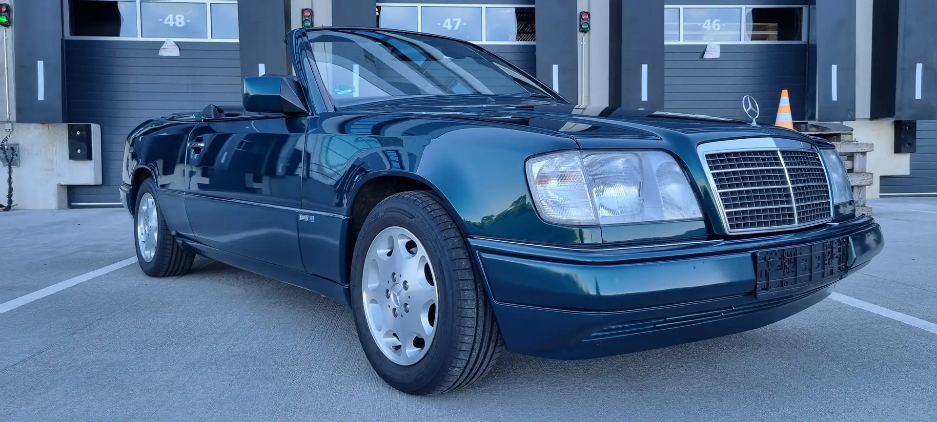 Mercedes-Benz E 220 E 220 Cabrio Sportline orig.42tkm deutsch Sammlerz Verde - 1