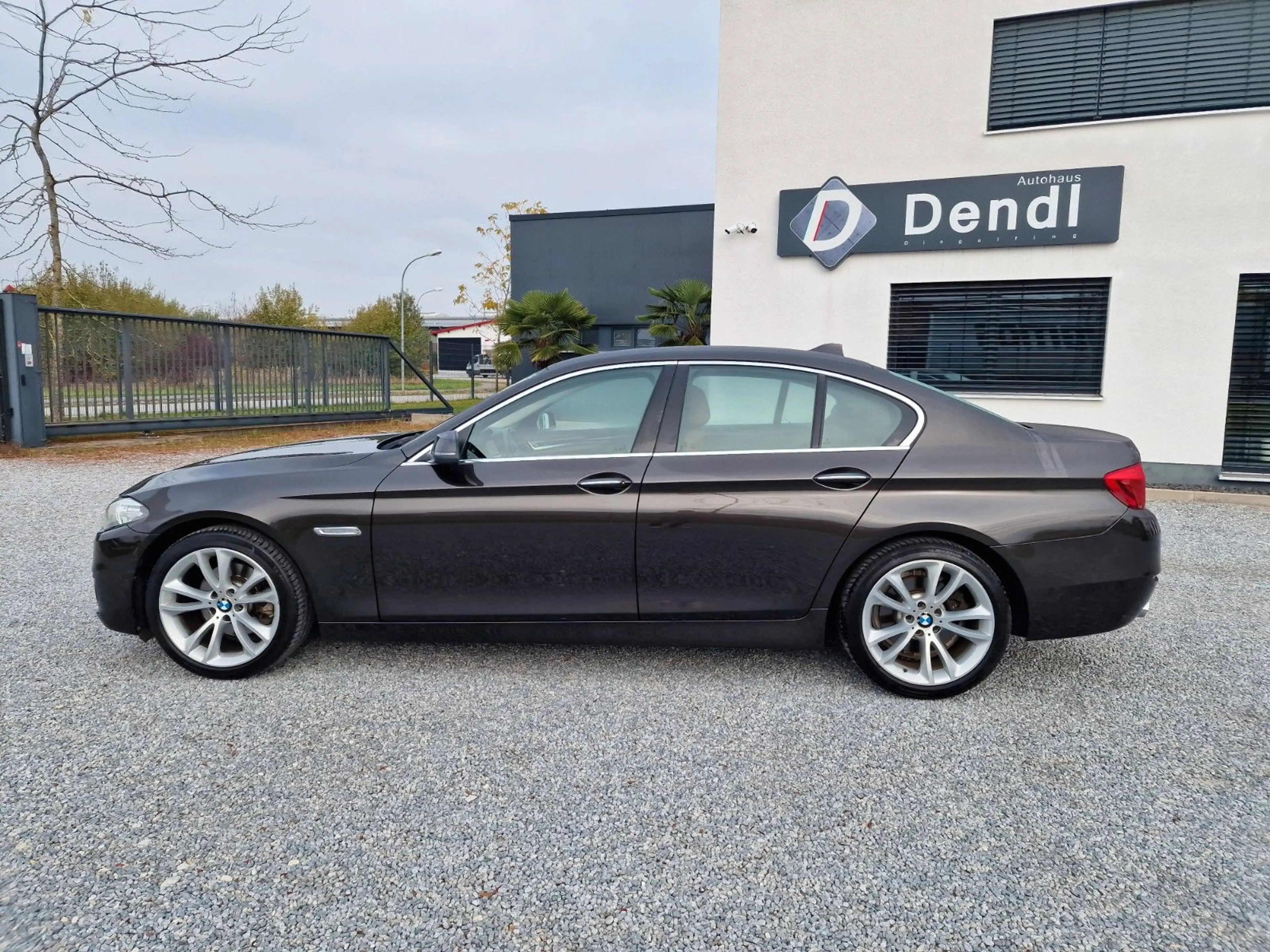 BMW 520 d Limousine Aut., Leder, HiFi, PDC, AHK, LED — photo 3