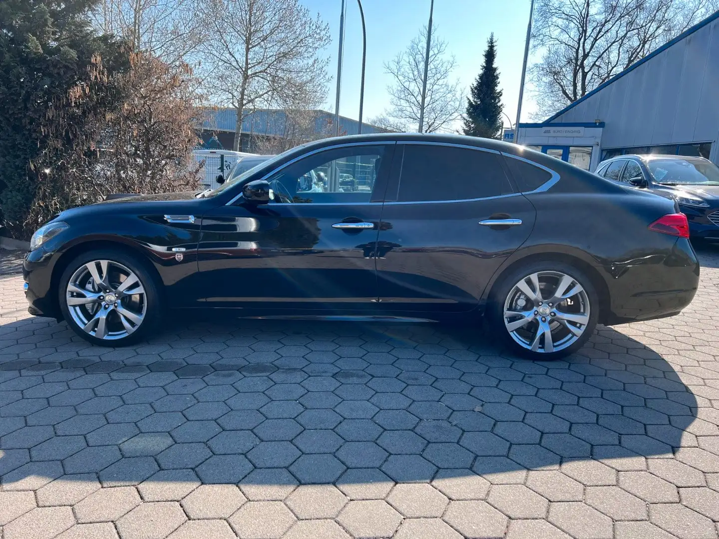 Infiniti Q70 3.0 d S Sitzklima Leder Xenon Negru - 2