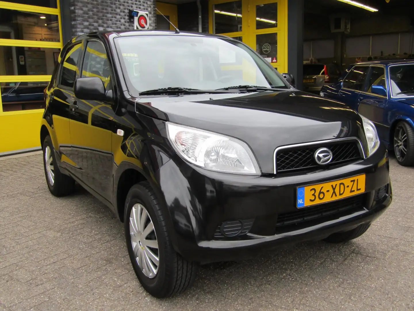 Daihatsu Terios 1.5-16v Explore 2WD Zwart - 2