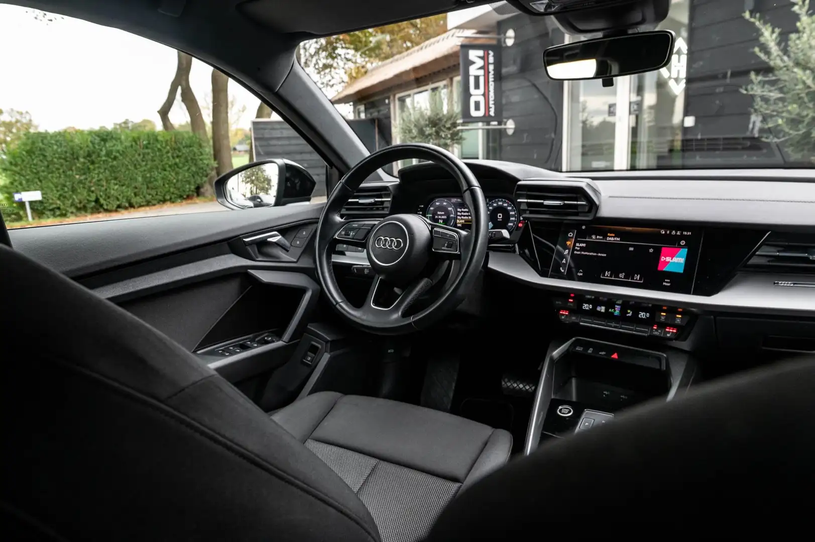 Audi A3 Sportback 40 TFSI e Edition Climate I Cruise I 19 Zwart - 2