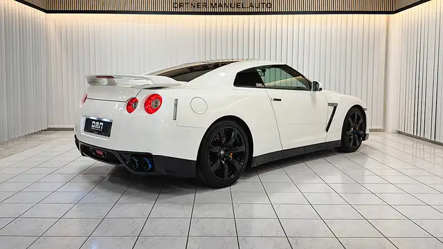 Nissan GT-R Premium Edition Ansicht 1