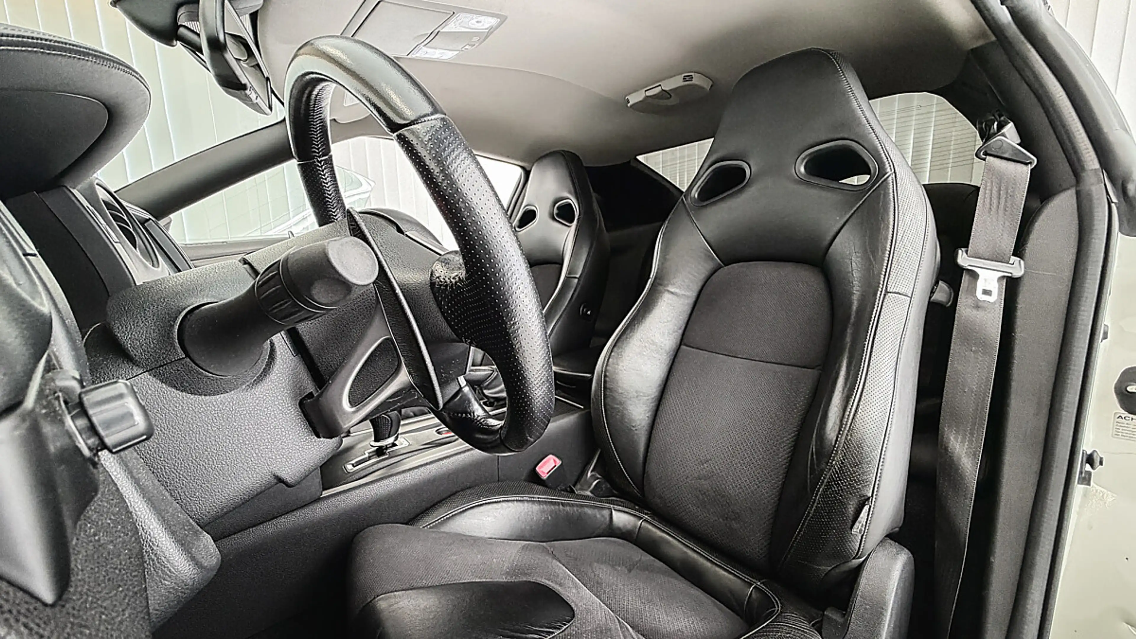 Nissan GT-R Premium Edition — photo 15