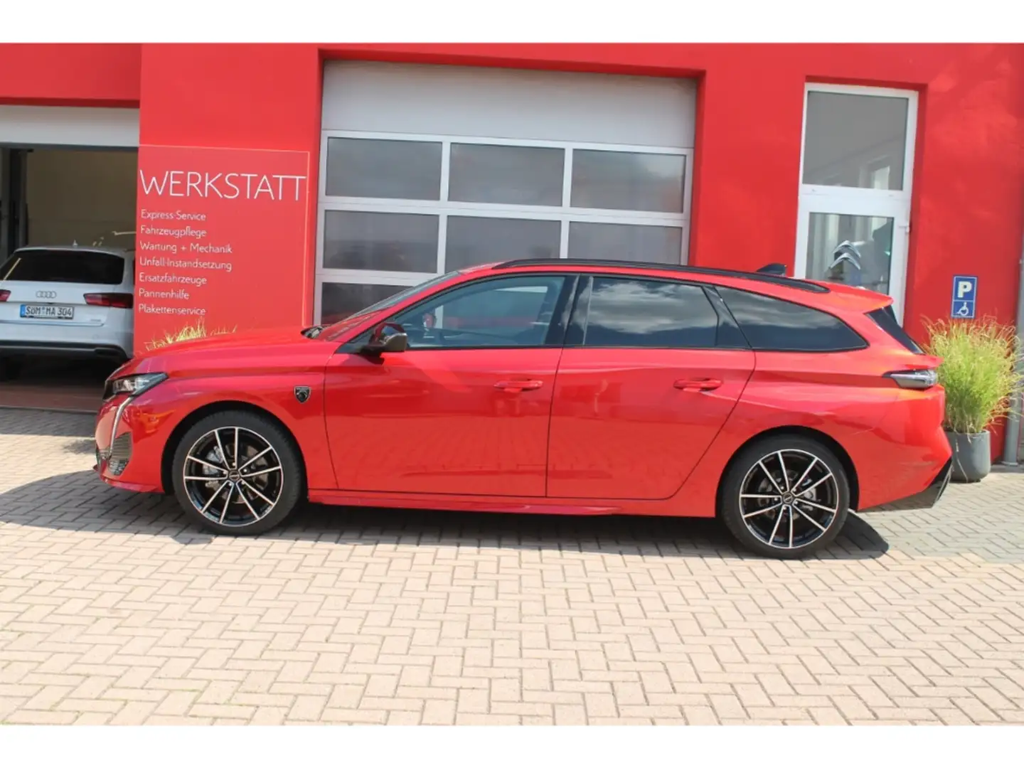Peugeot 308 SW GT PT130 EAT8 Navi Kamera Matrix LED DAB Rot - 2