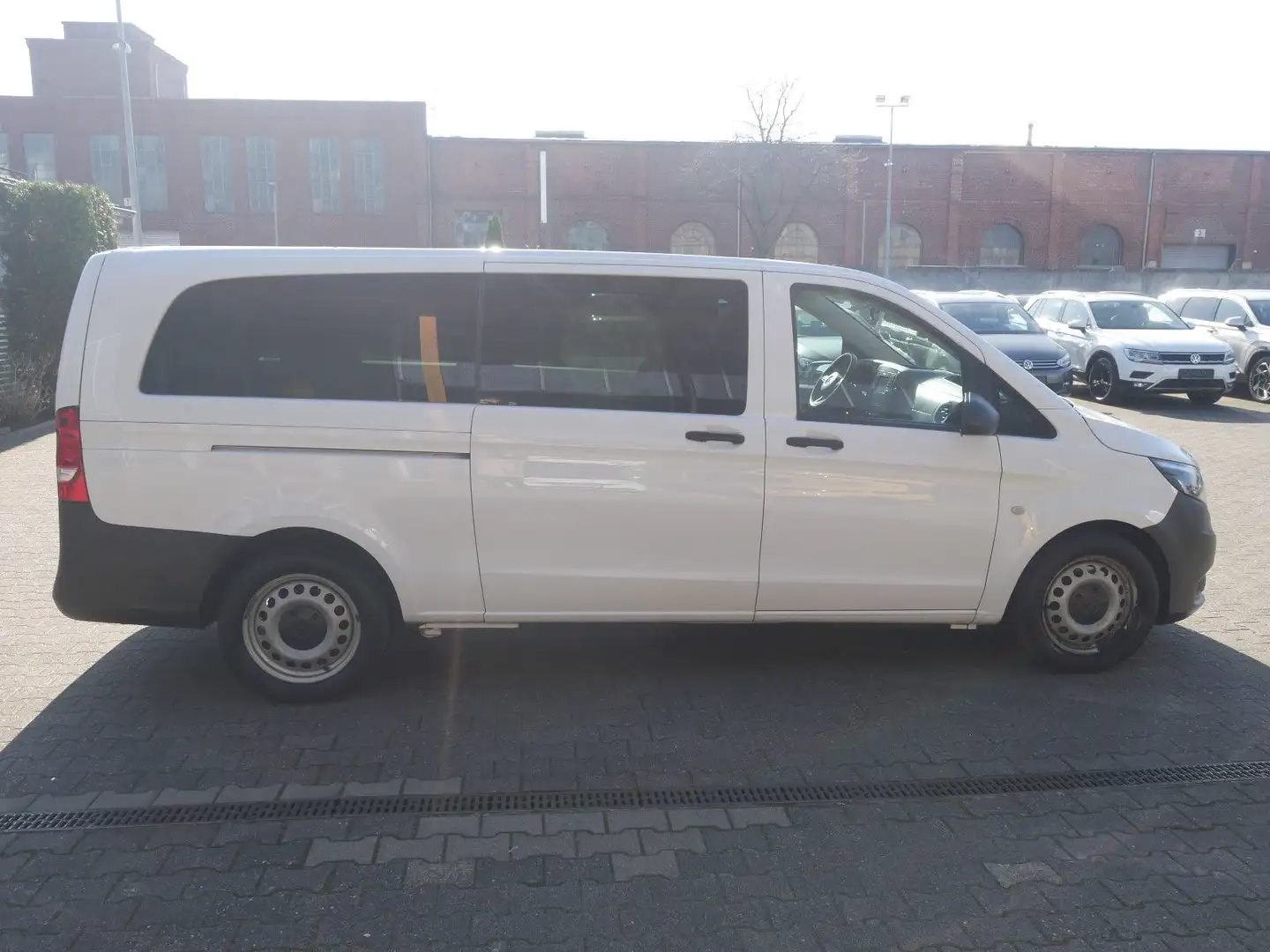 Mercedes-Benz Vito Tourer 114 CDI Pro Aut. extralang 9 Sitze Weiß - 2