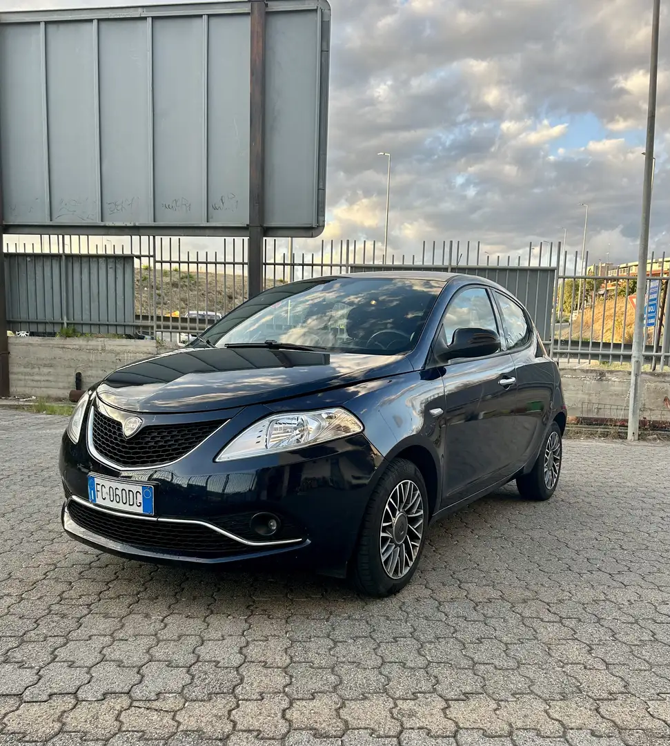 Lancia Ypsilon - 2