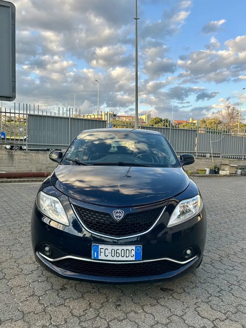 Lancia Ypsilon - 1