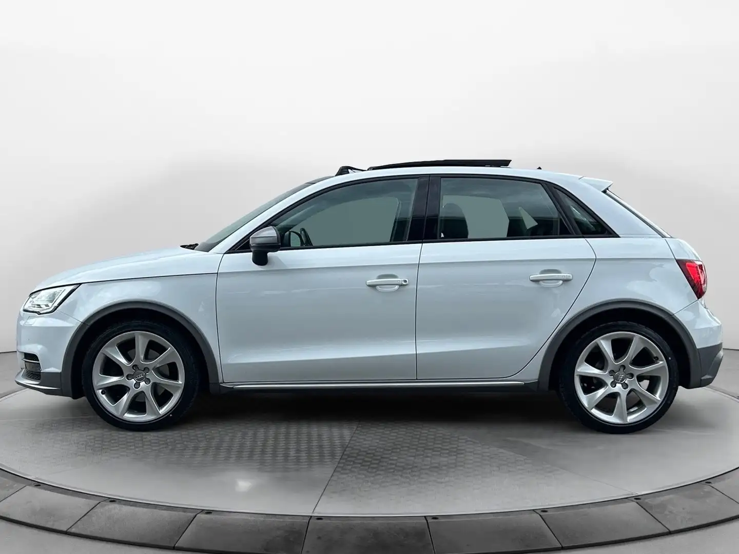 Audi A1 Sportback sport AUTOMATIK*PDC*XENON*ALCANTARA Weiß - 2