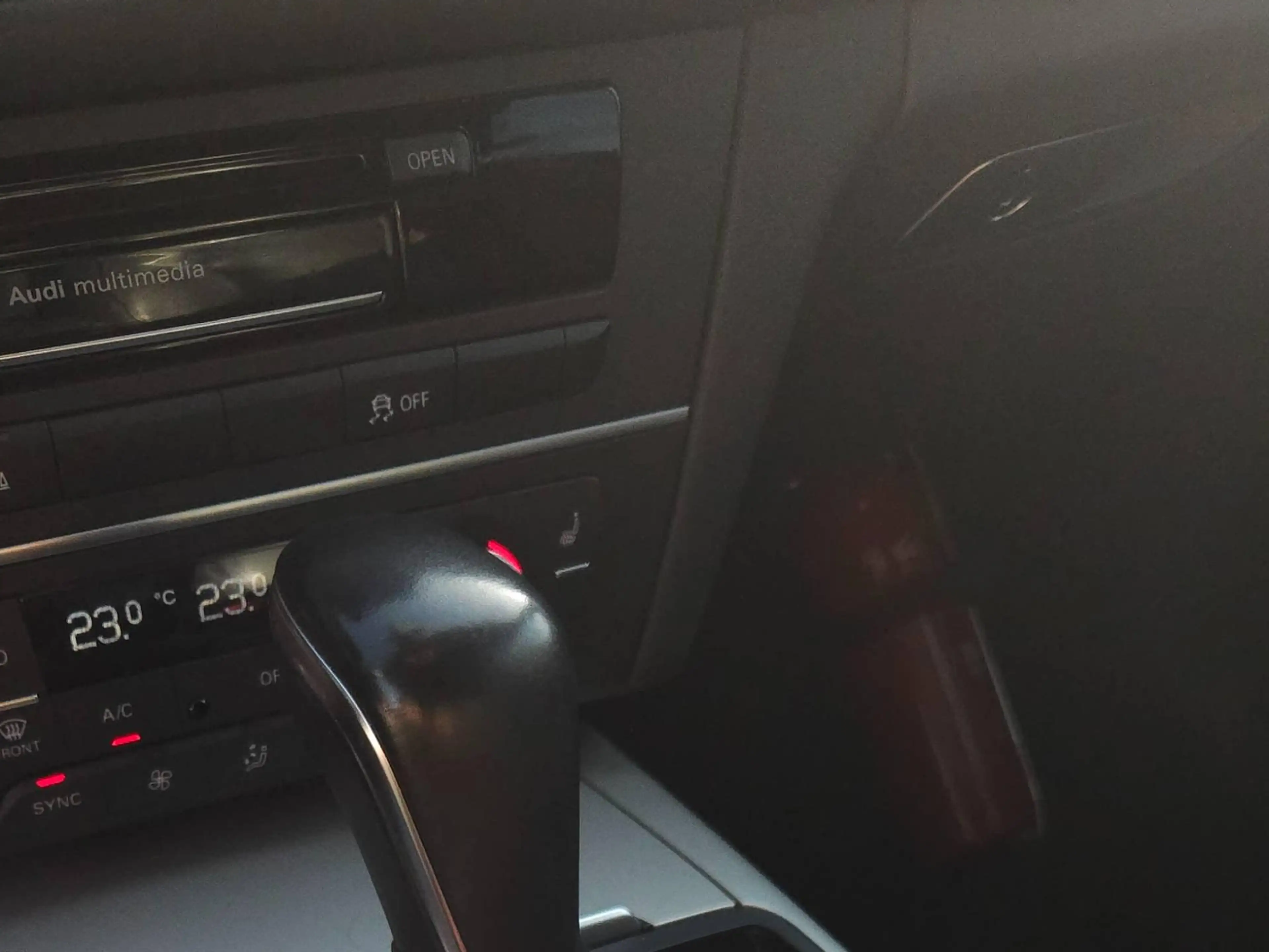 Audi A6 A6 Avant 2.0 TDi ultra S tronic 190 Ch | LED | Pneumatiques | Lidar — photo 13