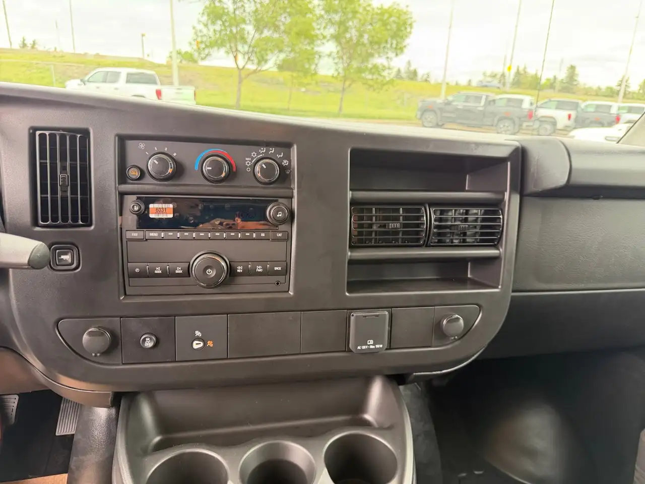 GMC Savana снимка GMC Savana
