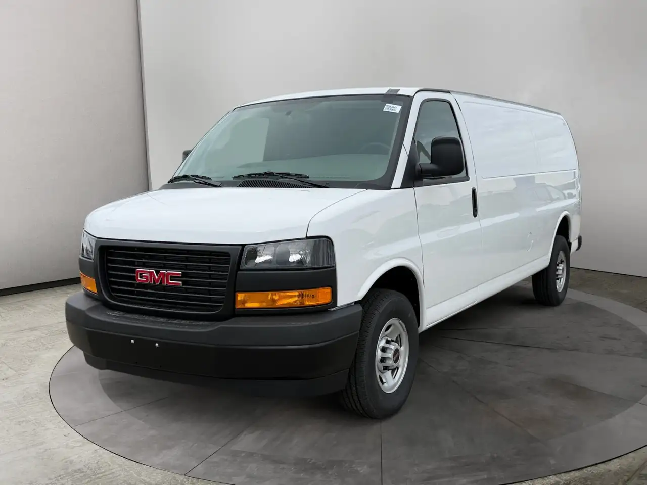 GMC Savana снимка GMC Savana