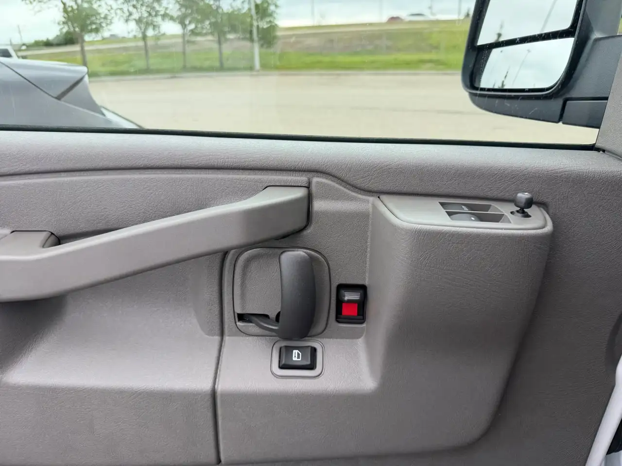 GMC Savana снимка GMC Savana