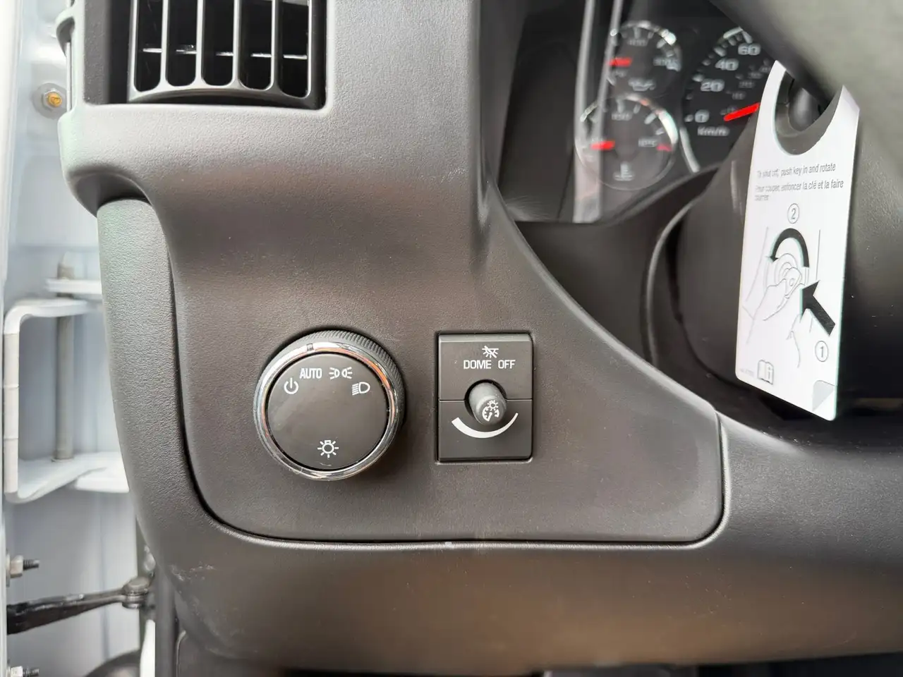 GMC Savana снимка GMC Savana