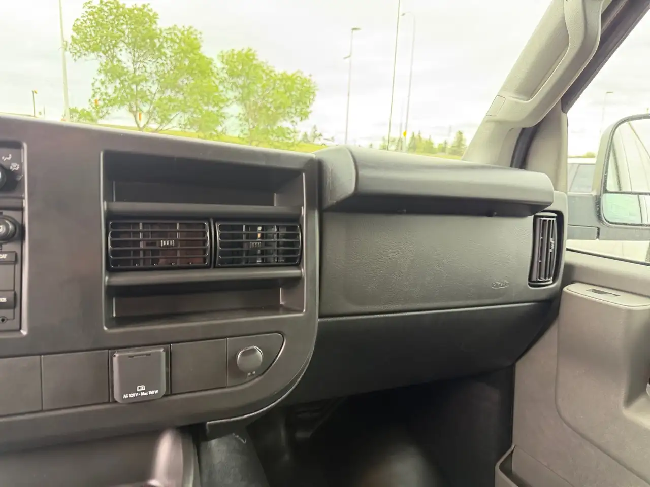 GMC Savana снимка GMC Savana