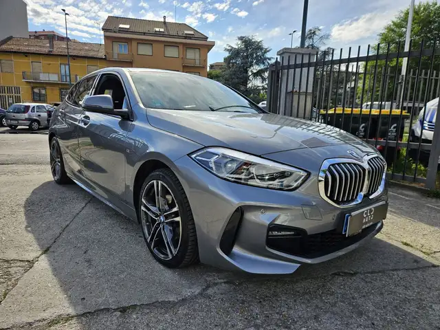 BMW 1 Series view 3
