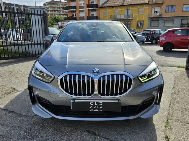 BMW 1 Series view 2
