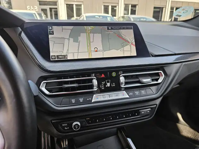 BMW 1 Series view 14