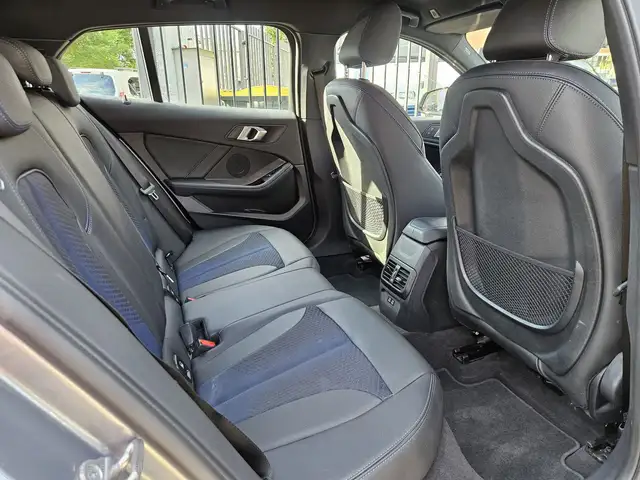 BMW 1 Series view 12