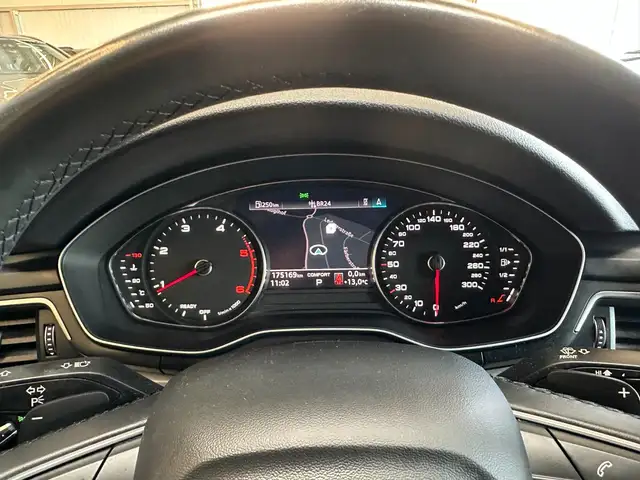 Audi A4 Avant view 13