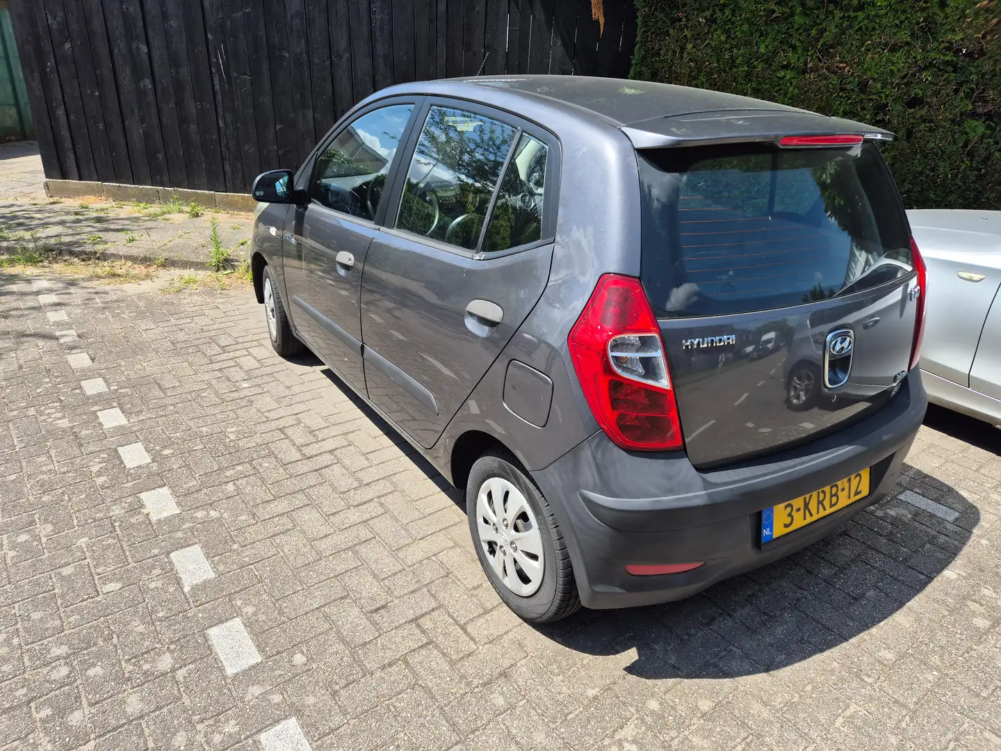 Hyundai i10 i10 1.0 Pure Grijs - 1
