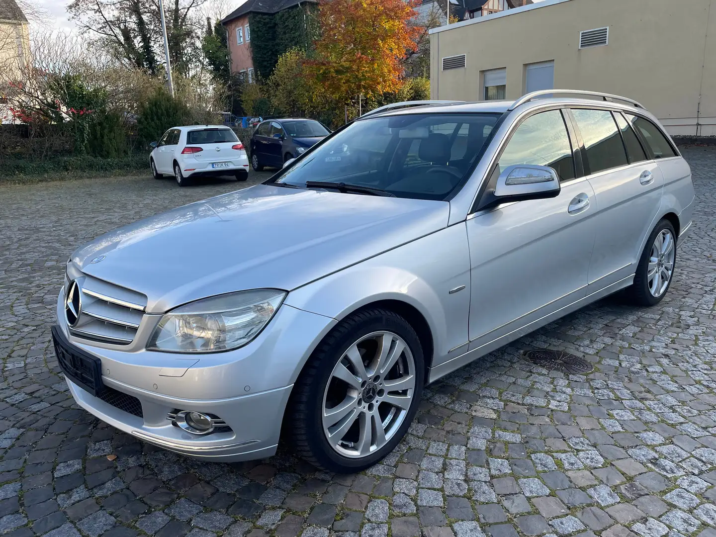 Mercedes-Benz C 180 T Kompressor Avantgarde* Automatik* Bi Xenon Grau - 1