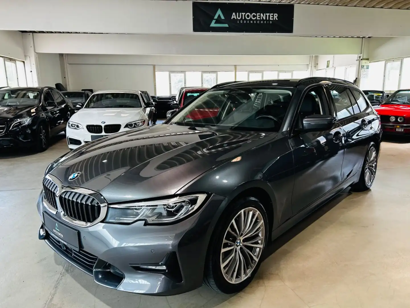 BMW 320 d xDrive Sport Line*Laser*Acc*Ambiente*Ahk* Grau - 1